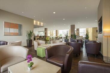 هتل Holiday Inn Express Frankfurt Messe, An Ihg