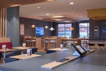 هتل Holiday Inn Express Frankfurt Messe, An Ihg