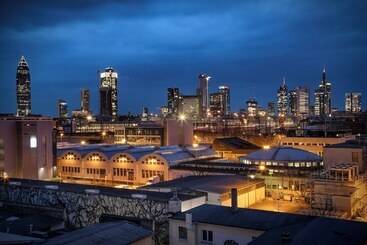 هتل Holiday Inn Express Frankfurt Messe, An Ihg