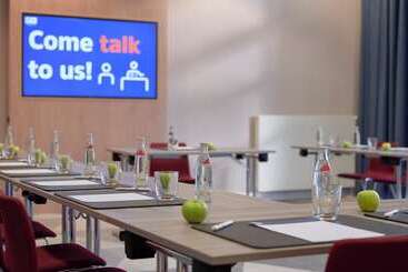 هتل Holiday Inn Express Frankfurt Messe, An Ihg