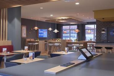 هتل Holiday Inn Express Frankfurt Messe, An Ihg