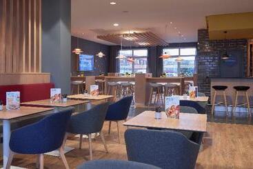 هتل Holiday Inn Express Frankfurt Messe, An Ihg