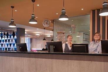 هتل Holiday Inn Express Frankfurt Messe, An Ihg