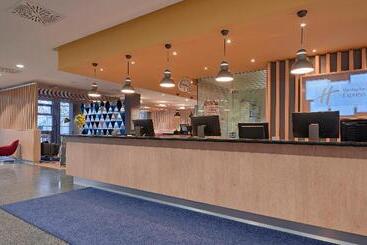 هتل Holiday Inn Express Frankfurt Messe, An Ihg