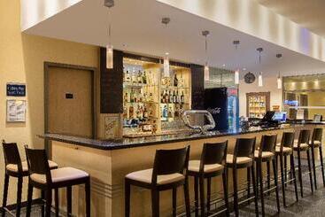 هتل Holiday Inn Express Frankfurt Messe, An Ihg