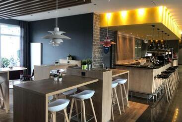 هتل Holiday Inn Express Frankfurt Messe, An Ihg