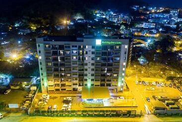 هتل Holiday Inn Port Moresby By Ihg