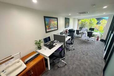 هتل Holiday Inn Port Moresby By Ihg