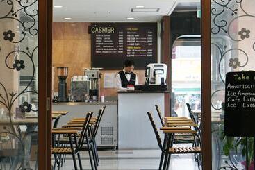هتل Insadong Crown