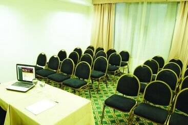 هتل Mayflower Suites