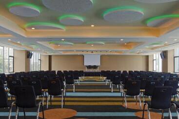هتل Mercure Penang Beach