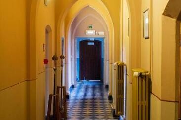 هتل Monasterium Poortackere