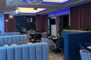 هتل Optima Collection Gallery Poltava