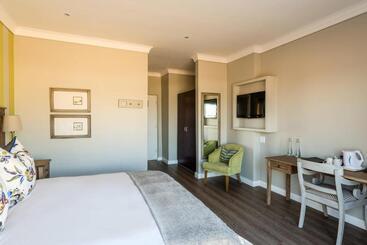 Protea Hotel By Marriott Stellenbosch & Conference Centre