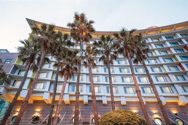هتل Ramada Plaza By Wyndham Jeju Ocean Front