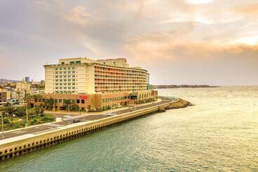 هتل Ramada Plaza By Wyndham Jeju Ocean Front