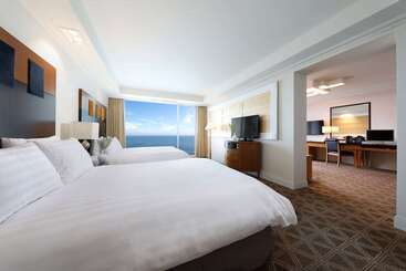 Отель Ramada Plaza By Wyndham Jeju Ocean Front