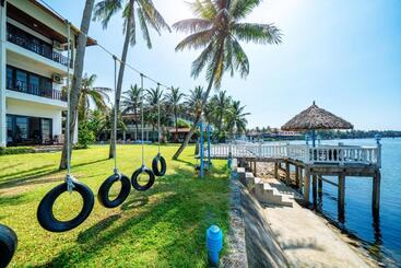 هتل River Beach Resort & Residences