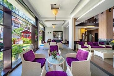 هتل River Beach Resort & Residences