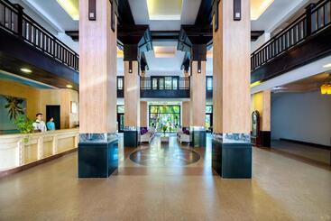 هتل River Beach Resort & Residences