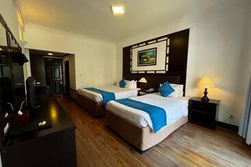 هتل River Beach Resort & Residences