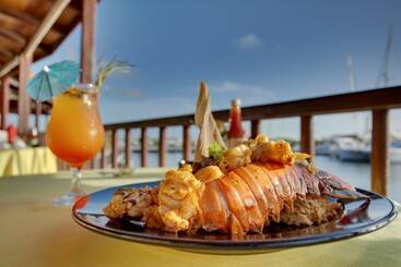 هتل Robert S Grove Península Resort