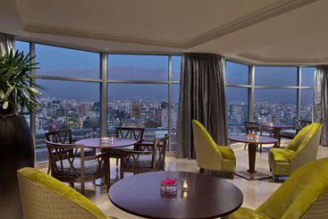 בית מלון כפרי San Cristobal Tower, Santiago 