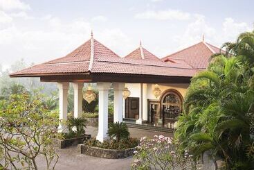 هتل Taj Bentota Resort & Spa