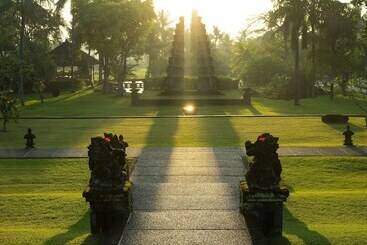 هتل Tanah Gajah, A Resort By Hadiprana