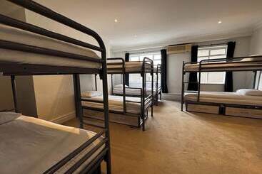 هتل The Dawson Hostel