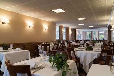 هتل Hostellerie Des Trois Pigeons