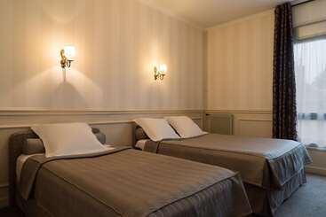 هتل Hostellerie Des Trois Pigeons