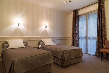 هتل Hostellerie Des Trois Pigeons