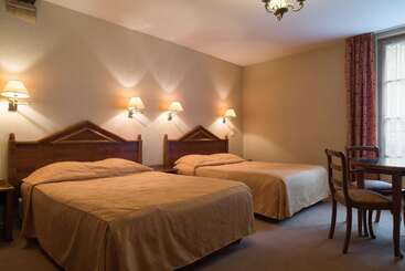 هتل Hostellerie Des Trois Pigeons