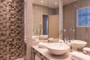 هتل Hôtel Les Nations The Originals Boutique Vichy
