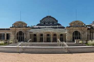 هتل Hôtel Les Nations The Originals Boutique Vichy