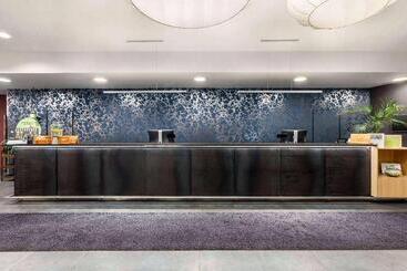 هتل Vienna House Easy By Wyndham Bucharest Airport
