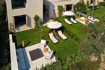 هتل Voyage Torba