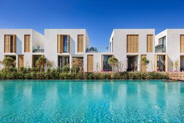 هتل Voyage Torba