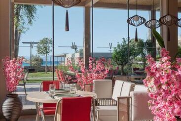هتل Voyage Torba