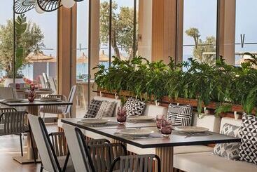 هتل Voyage Torba