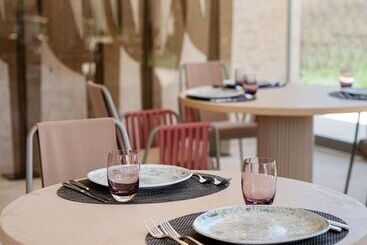 هتل Voyage Torba