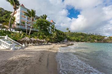 استراحتگاه Bahia Principe Grand Samana