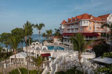 استراحتگاه Bahia Principe Grand Samana