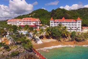 استراحتگاه Bahia Principe Grand Samana