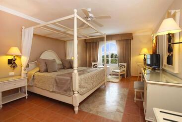استراحتگاه Bahia Principe Grand Samana