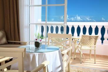استراحتگاه Bahia Principe Grand Samana