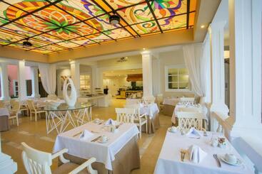 استراحتگاه Bahia Principe Grand Samana