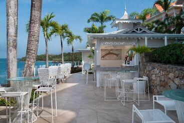 استراحتگاه Bahia Principe Grand Samana