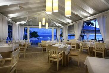 استراحتگاه Bahia Principe Grand Samana